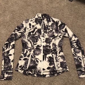 Lululemon jacket light weight size 10